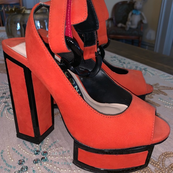 Like-New Kat Maconie London Maya Chunky Chain Heel - Picture 3 of 7